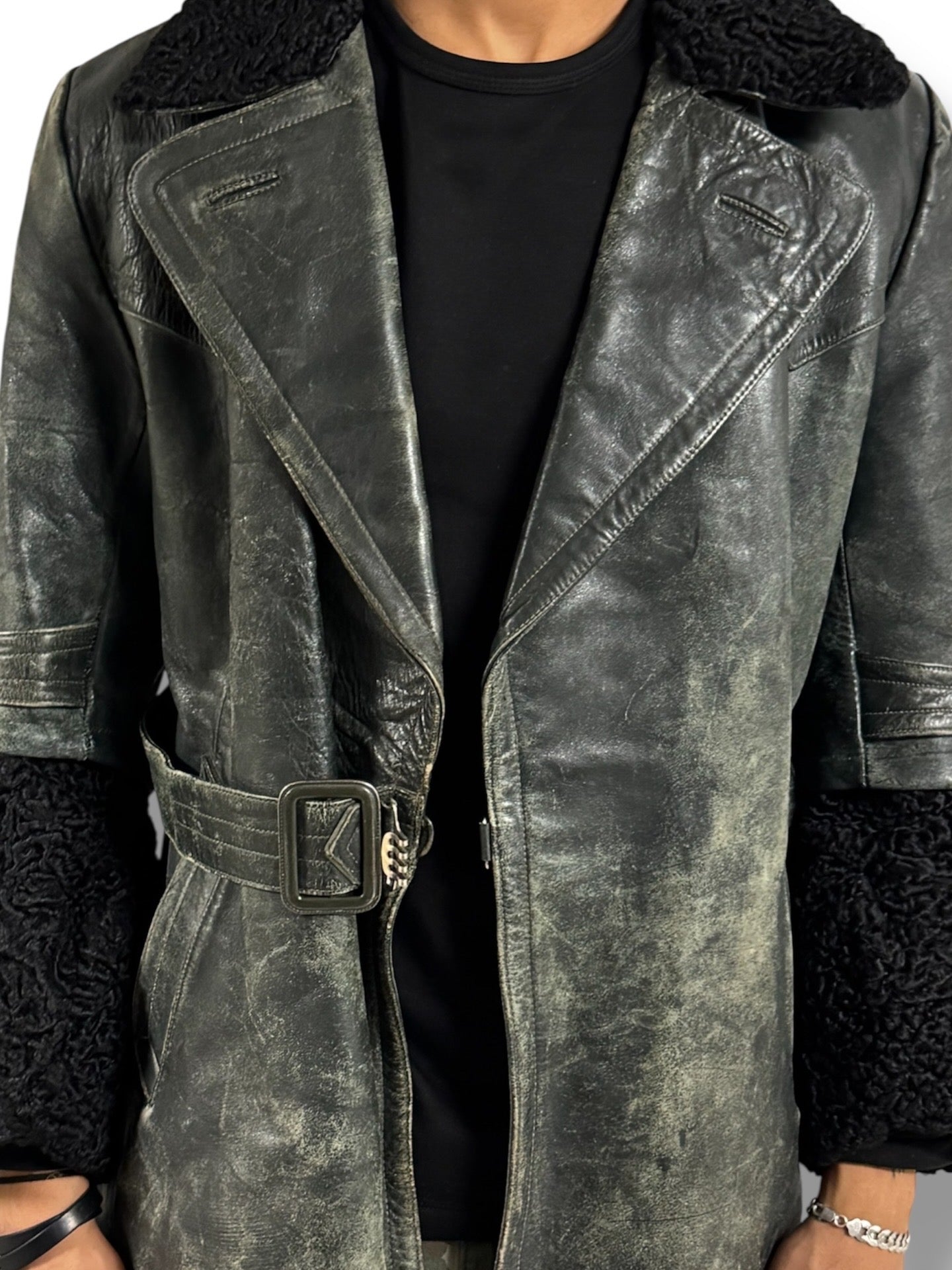 ‘Patina’s Memories’ KAMERFULALLL x ‘VINCERE’ by 4 Collab Trench coat