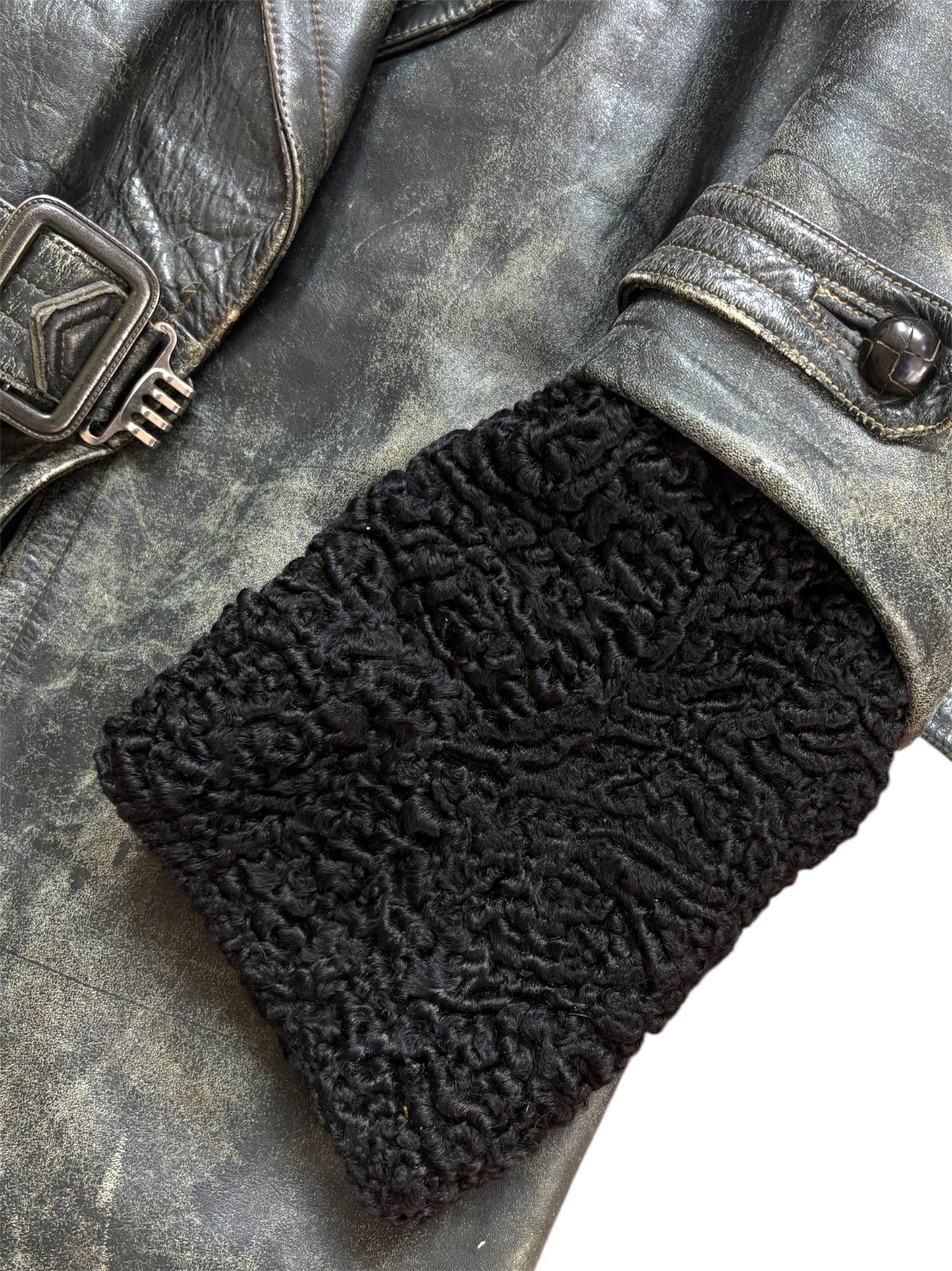 ‘Patina’s Memories’ KAMERFULALLL x ‘VINCERE’ by 4 Collab Trench coat